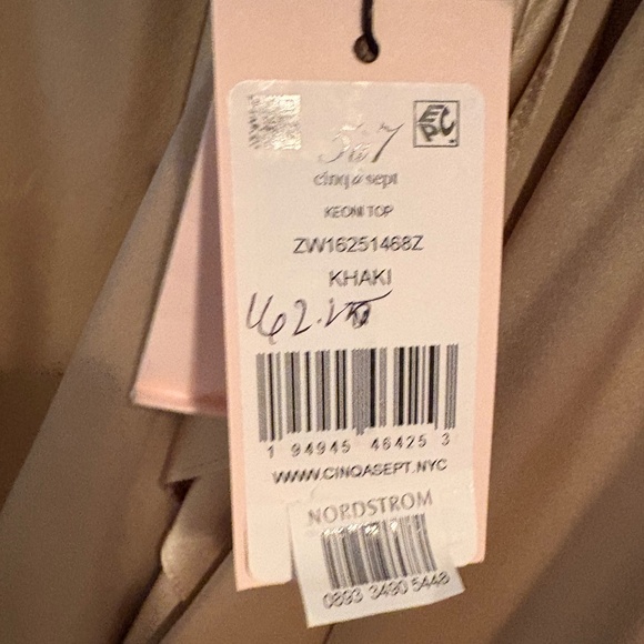 Gorgeous silk top CINQ A SEPT 100% silk NWT size M - Picture 3 of 6